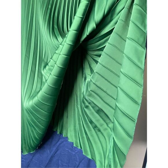 Banana Republic Green Pleated Skirt 14 - NWT - Picture 2 of 6